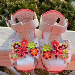 WonderKids baby girl sandals w/Velcro size 5C